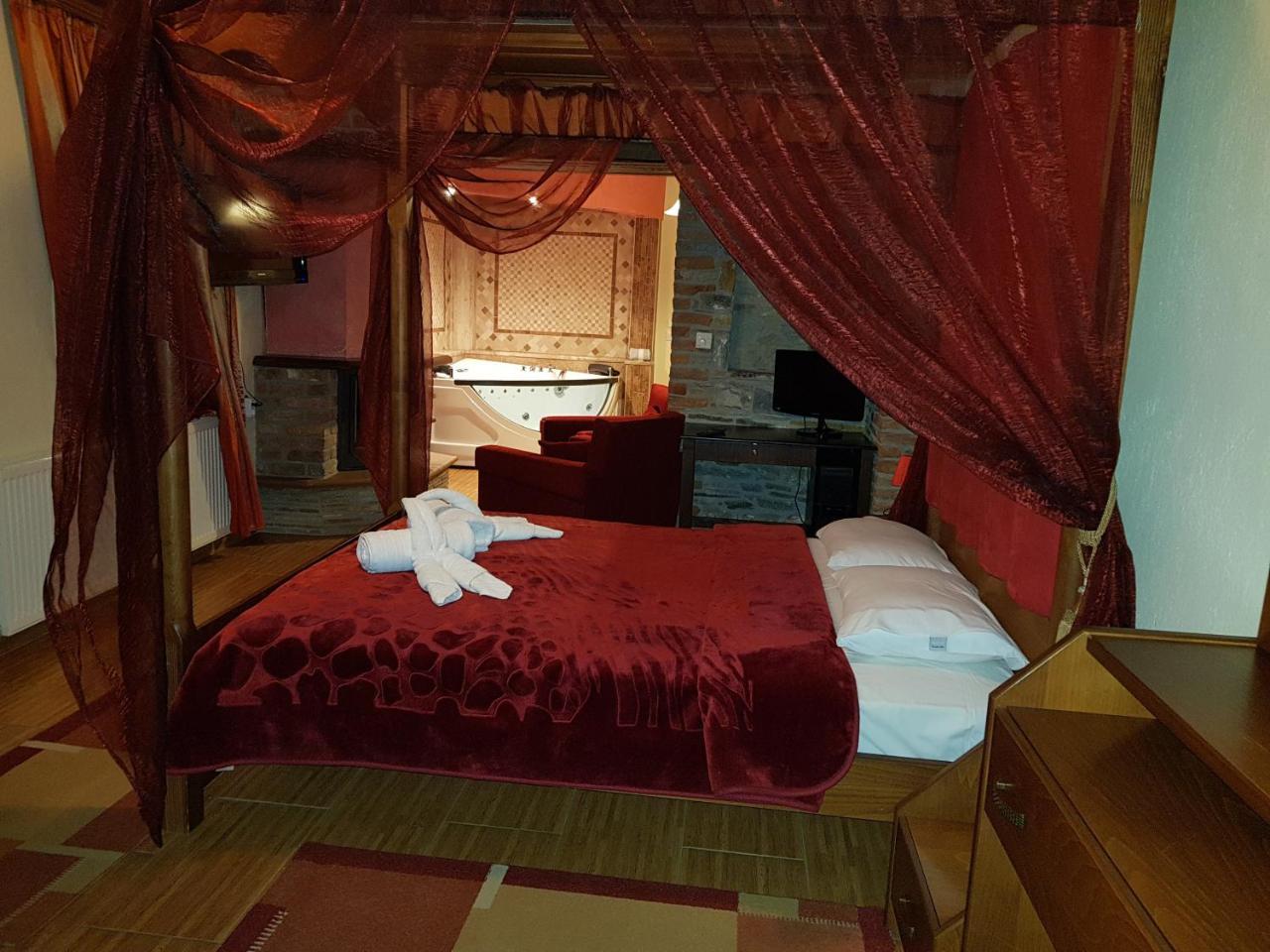 Hotel Παραδοσιακο Káto Loutrákion المظهر الخارجي الصورة