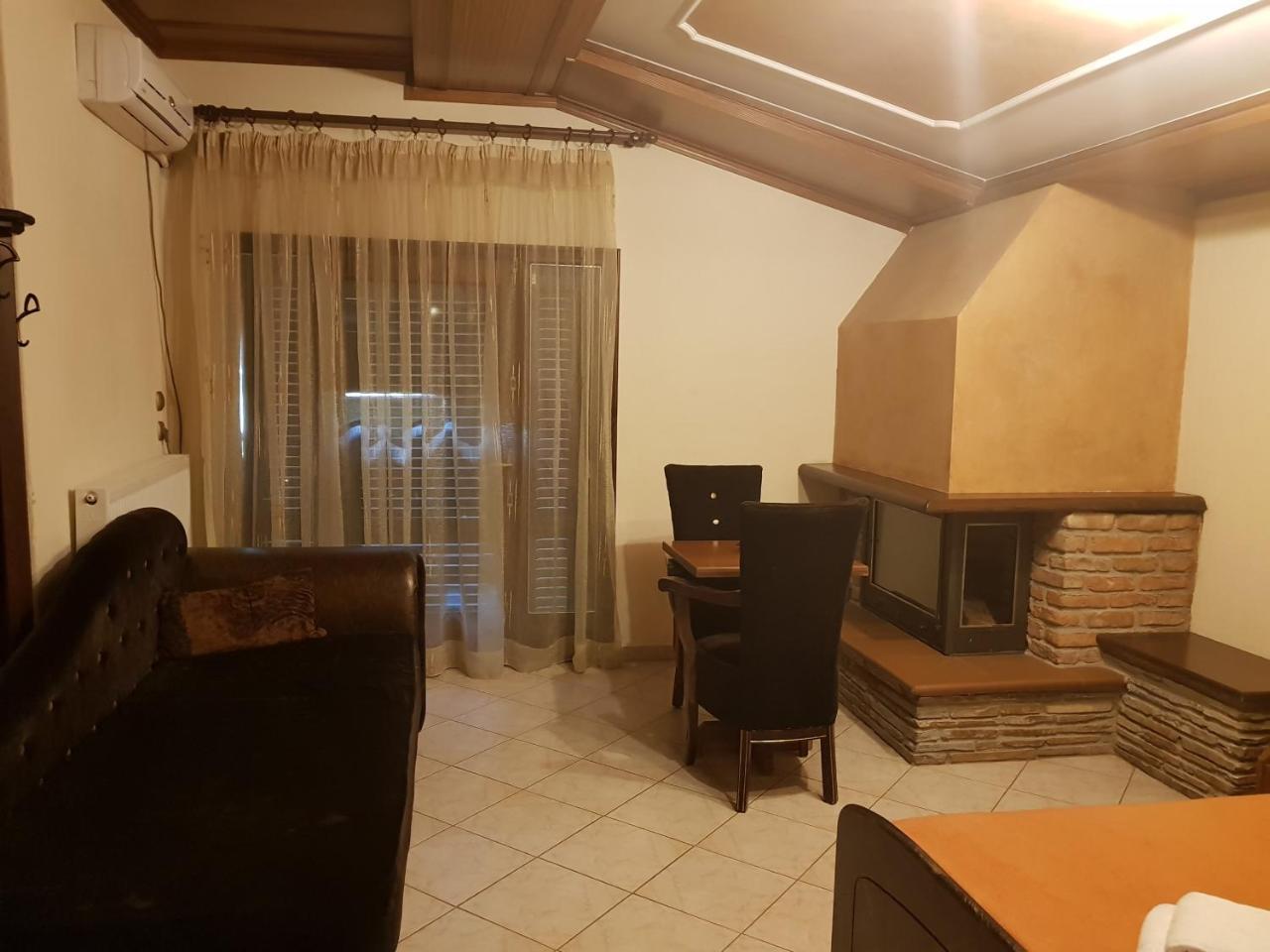 Hotel Παραδοσιακο Káto Loutrákion المظهر الخارجي الصورة