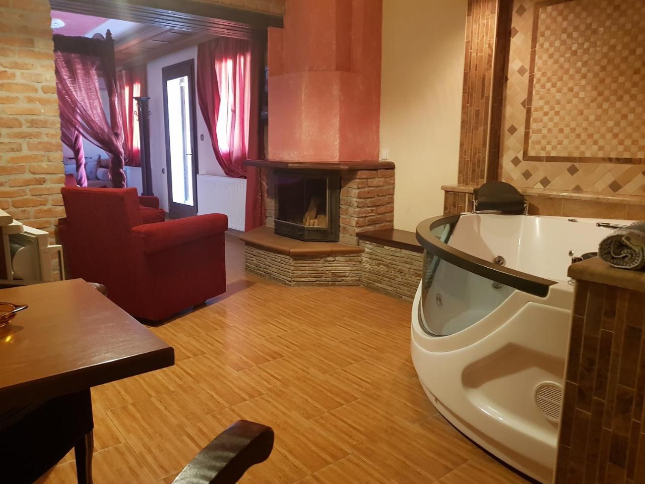 Hotel Παραδοσιακο Káto Loutrákion المظهر الخارجي الصورة